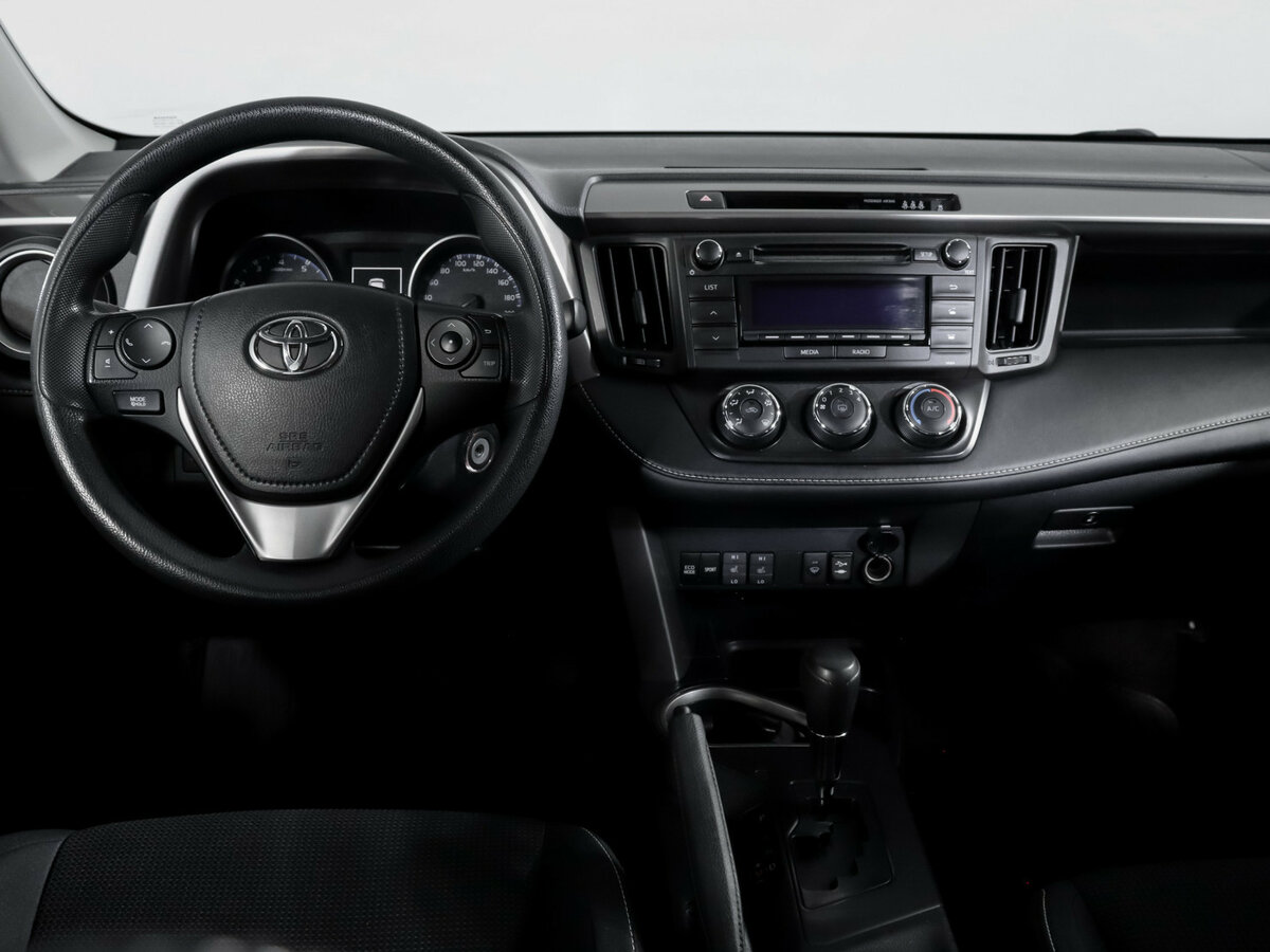 Toyota RAV4 2017 года с пробегом. Фото: #11