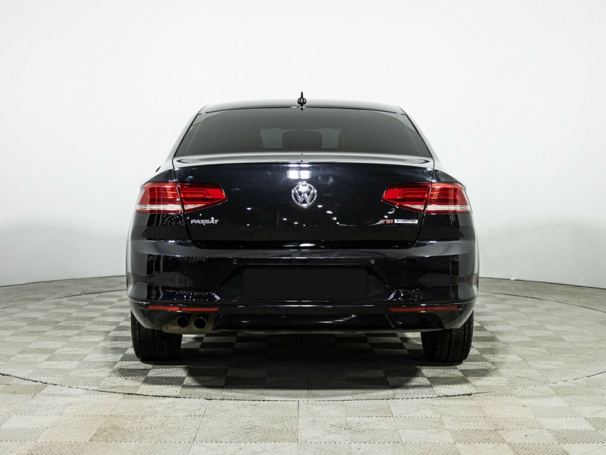 Volkswagen Passat 2017 года с пробегом. Фото: #4