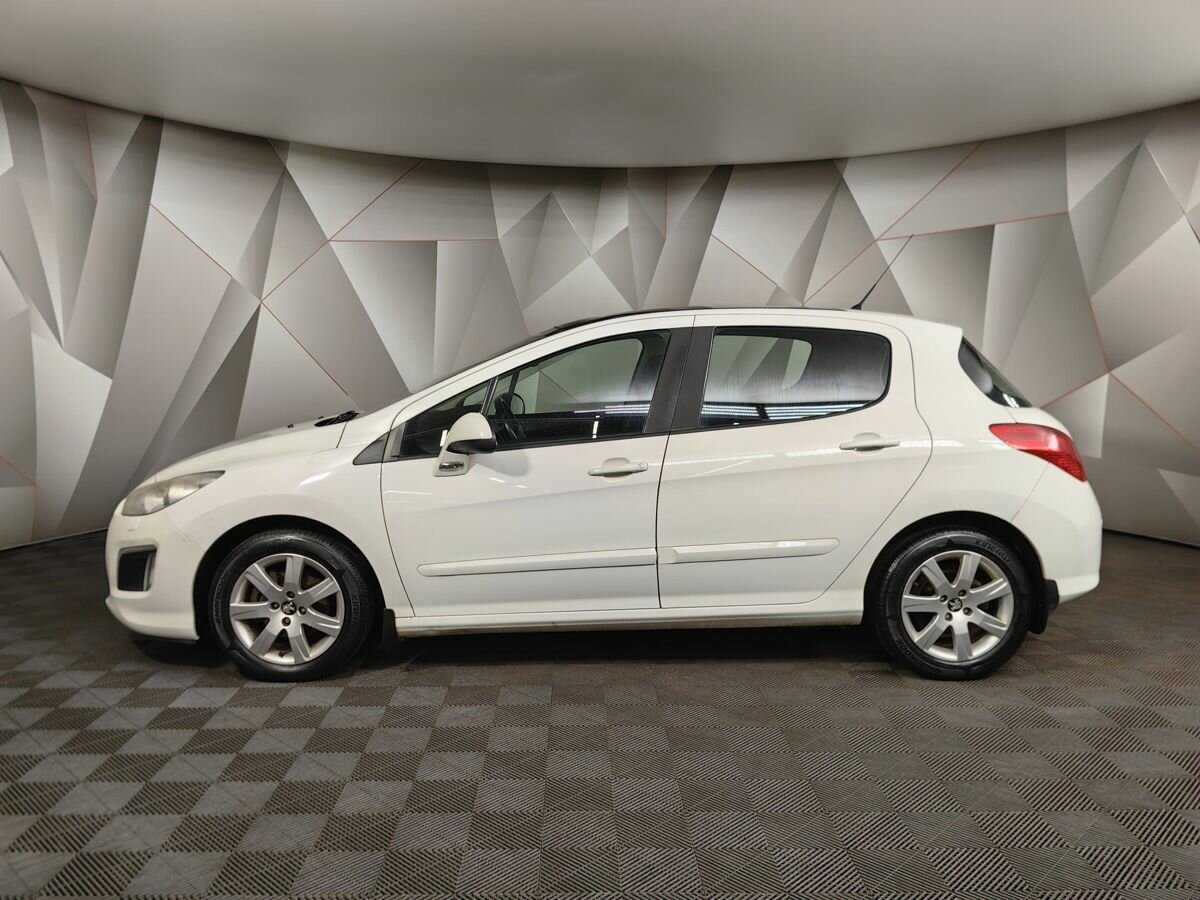 Peugeot 308 2012 года с пробегом. Фото: #4