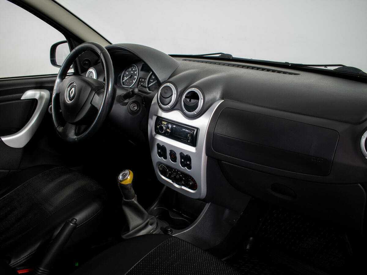 Renault Sandero 2012 года с пробегом. Фото: #8