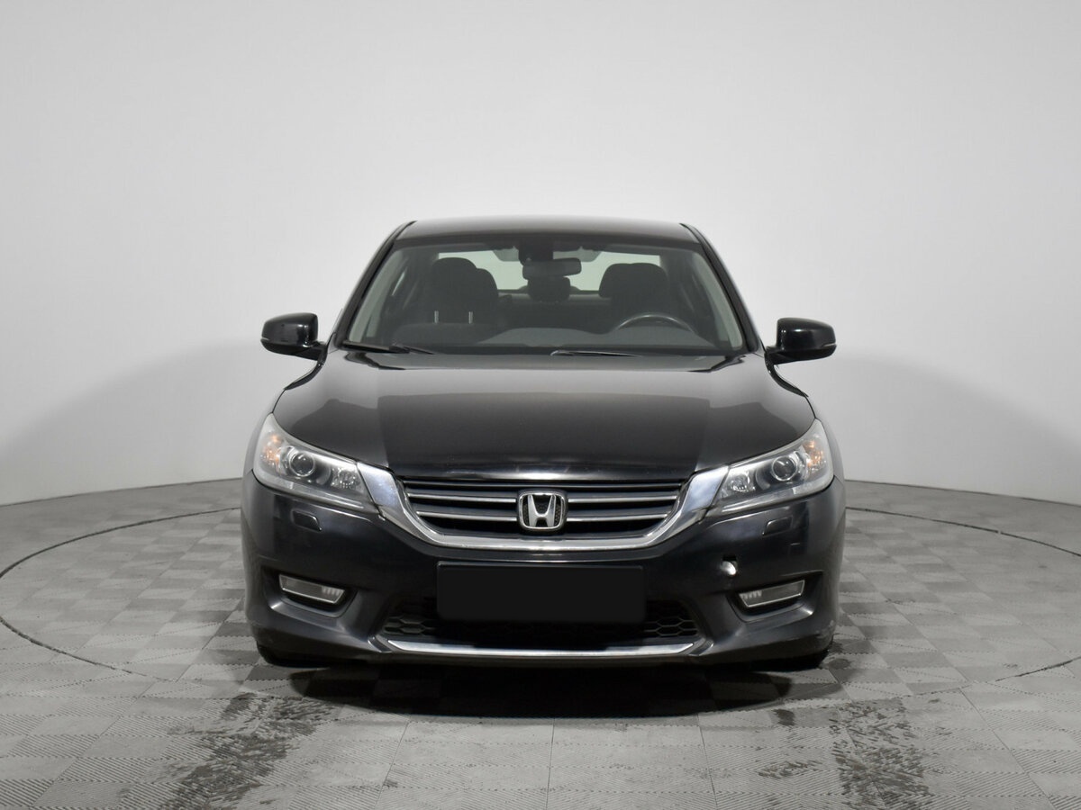 Honda Accord 2013 года с пробегом. Фото: #1