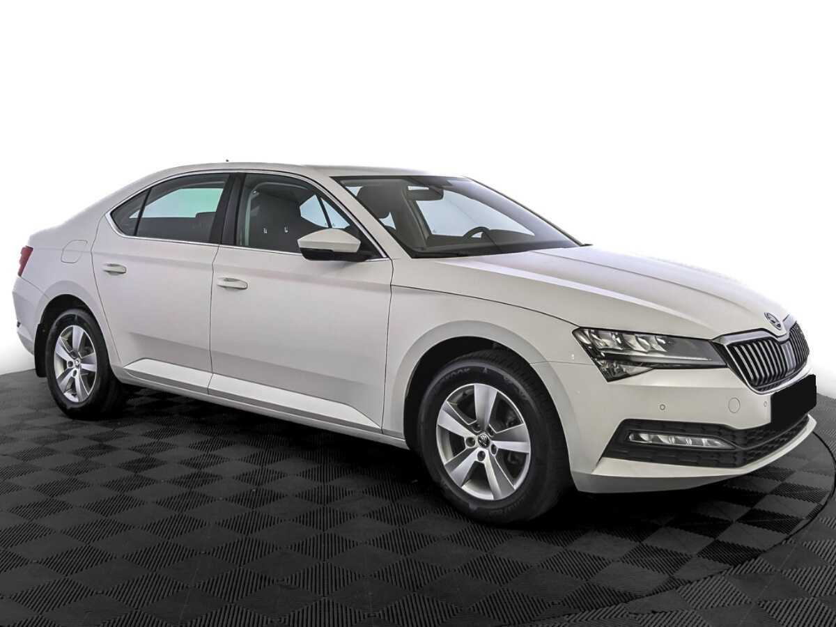 Skoda Superb 2021 года с пробегом. Фото: #2