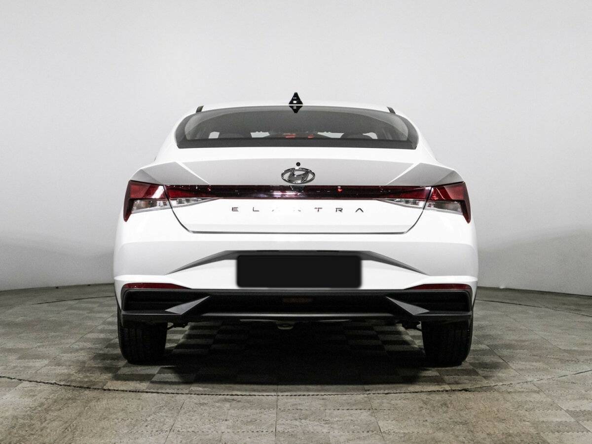 Hyundai Elantra 2021 года с пробегом. Фото: #5