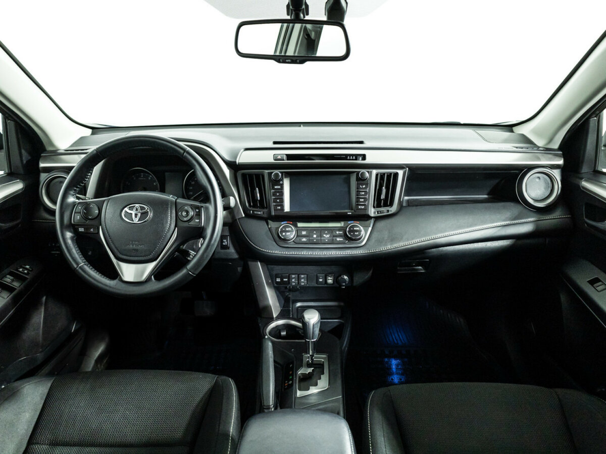 Toyota RAV4 2017 года с пробегом. Фото: #12