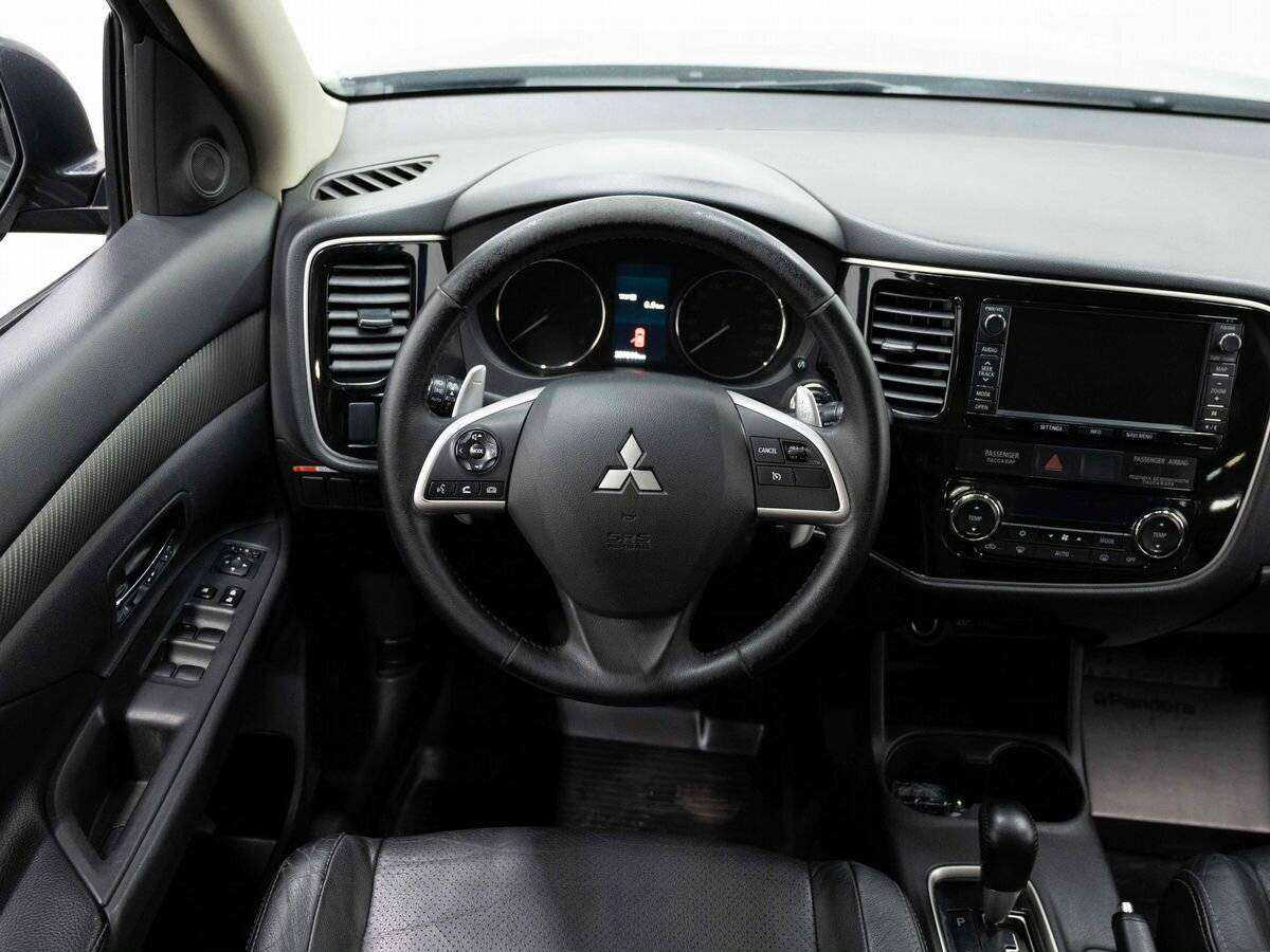 Mitsubishi Outlander 2013 года с пробегом. Фото: #13