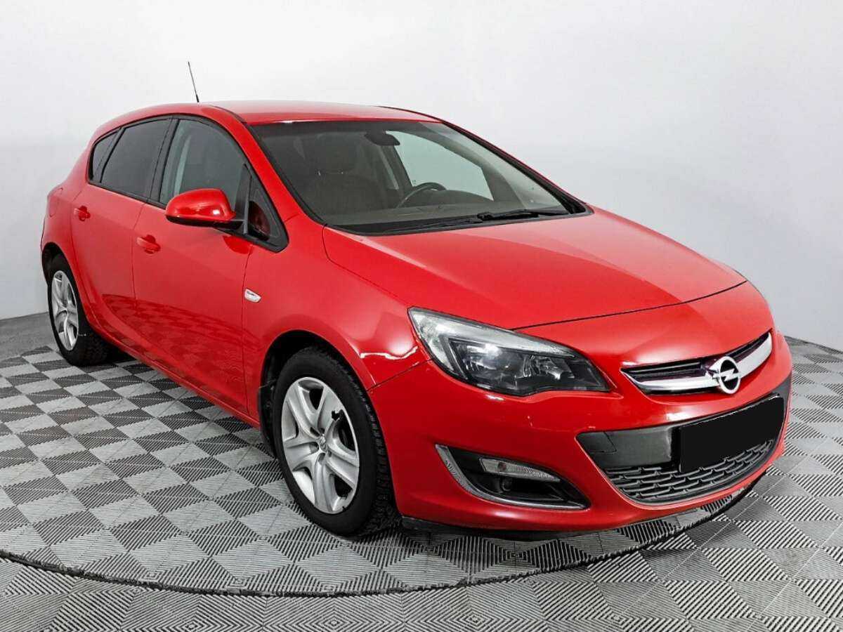 Opel Astra 2012 года с пробегом. Фото: #2