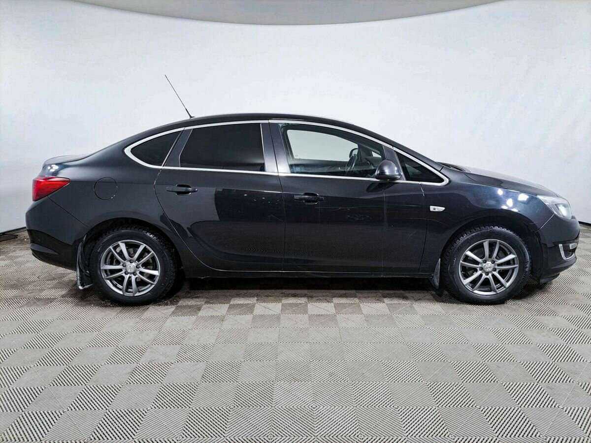 Opel Astra 2014 года с пробегом. Фото: #3