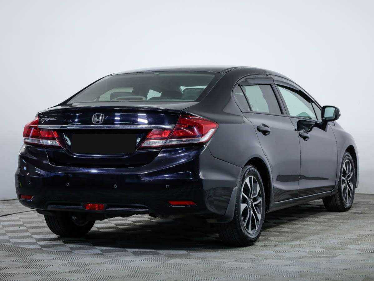 Honda Civic 2013 года с пробегом. Фото: #3