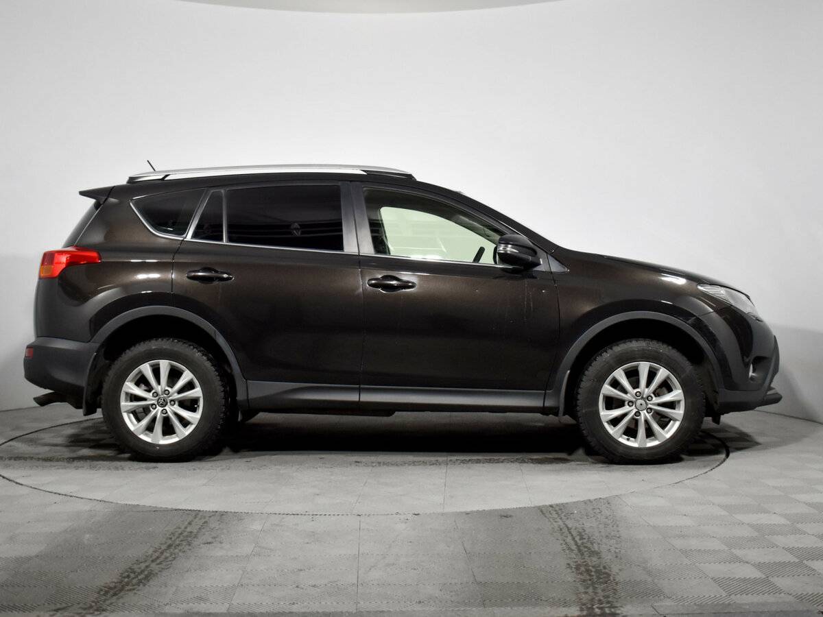 Toyota RAV4 2014 года с пробегом. Фото: #3