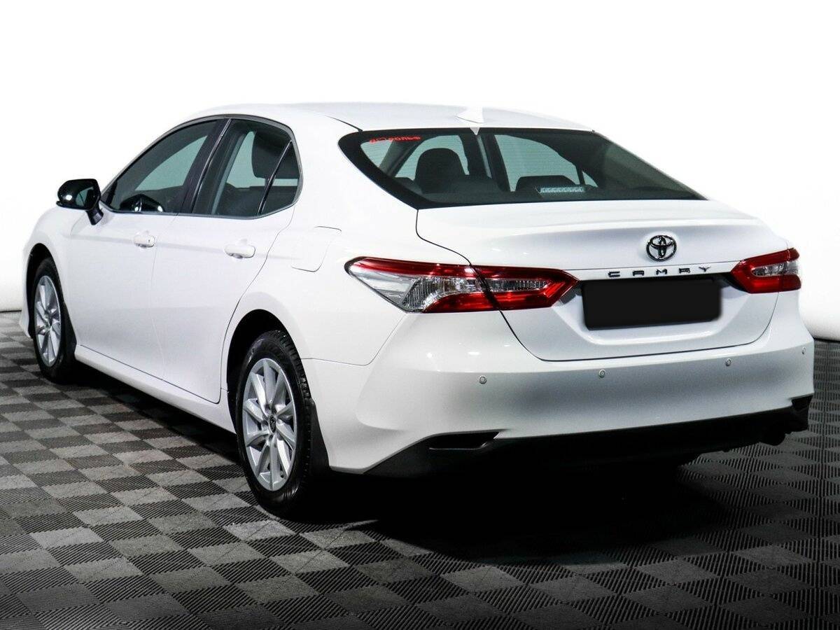 Toyota Camry 2021 года с пробегом. Фото: #6