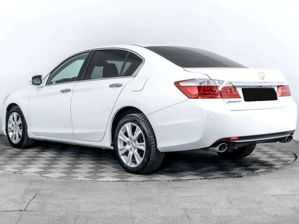 Honda Accord 2013 года с пробегом. Фото: #5