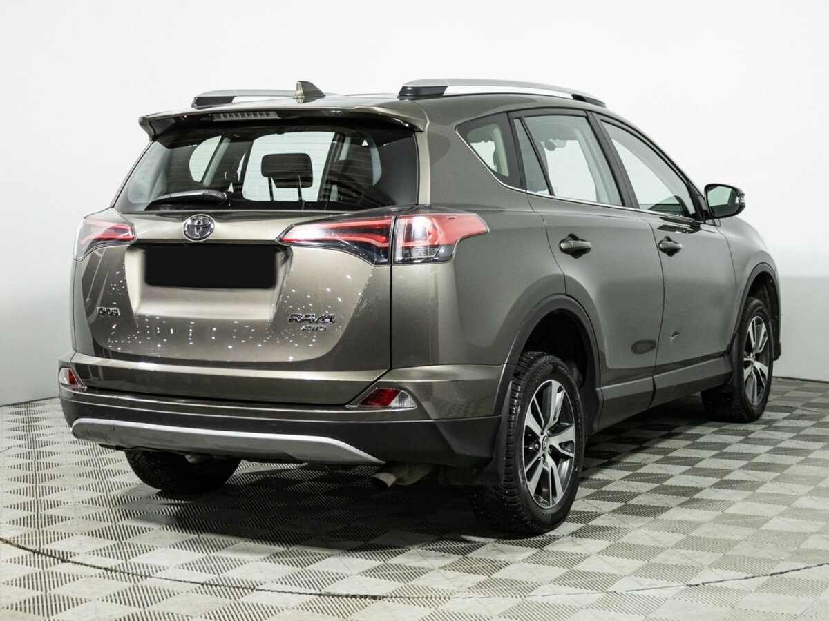 Toyota RAV4 2017 года с пробегом. Фото: #4