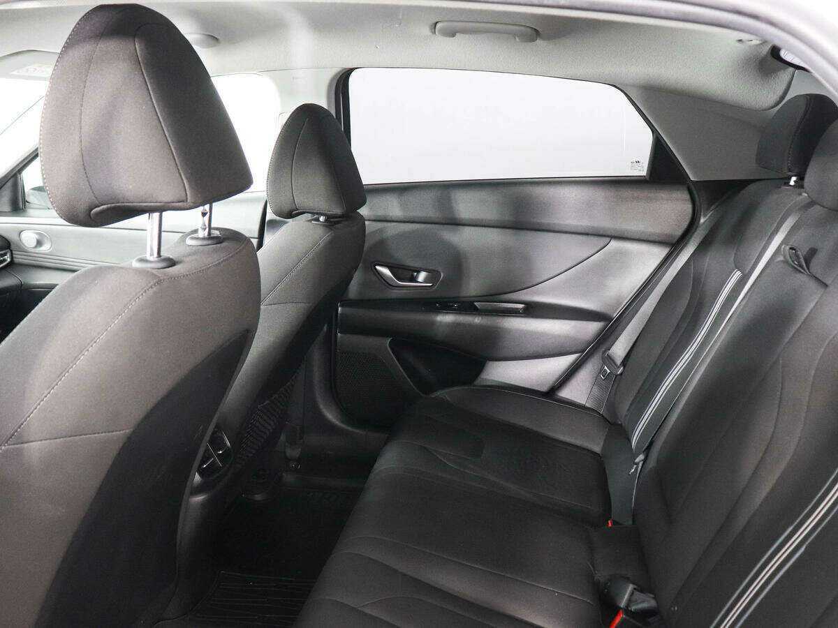 Hyundai Elantra 2021 года с пробегом. Фото: #11
