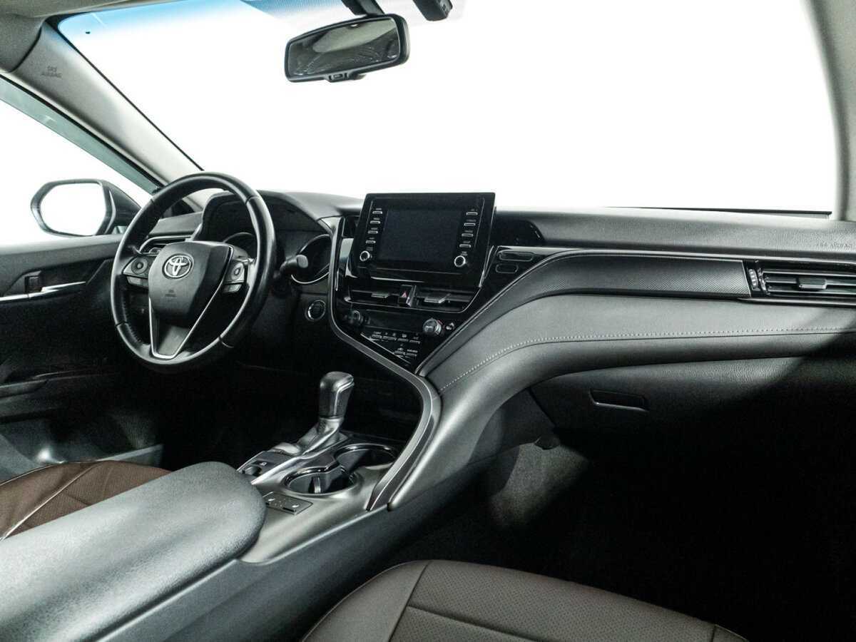 Toyota Camry 2022 года с пробегом. Фото: #8