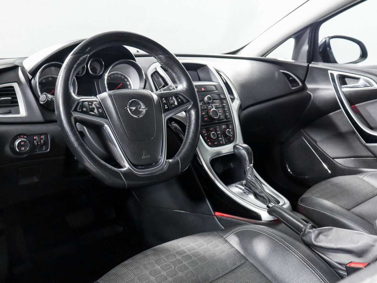 Opel Astra 2013 года с пробегом. Фото: #9