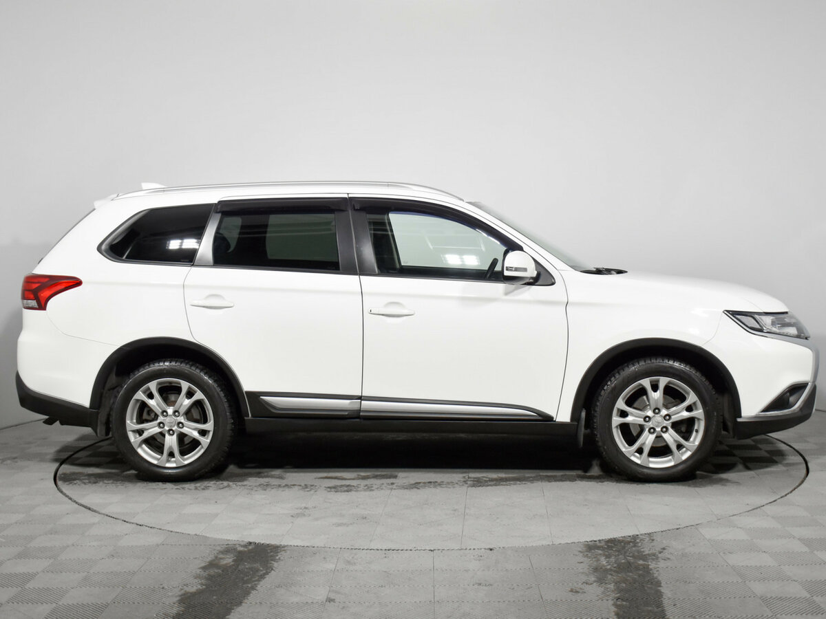 Mitsubishi Outlander 2020 года с пробегом. Фото: #3