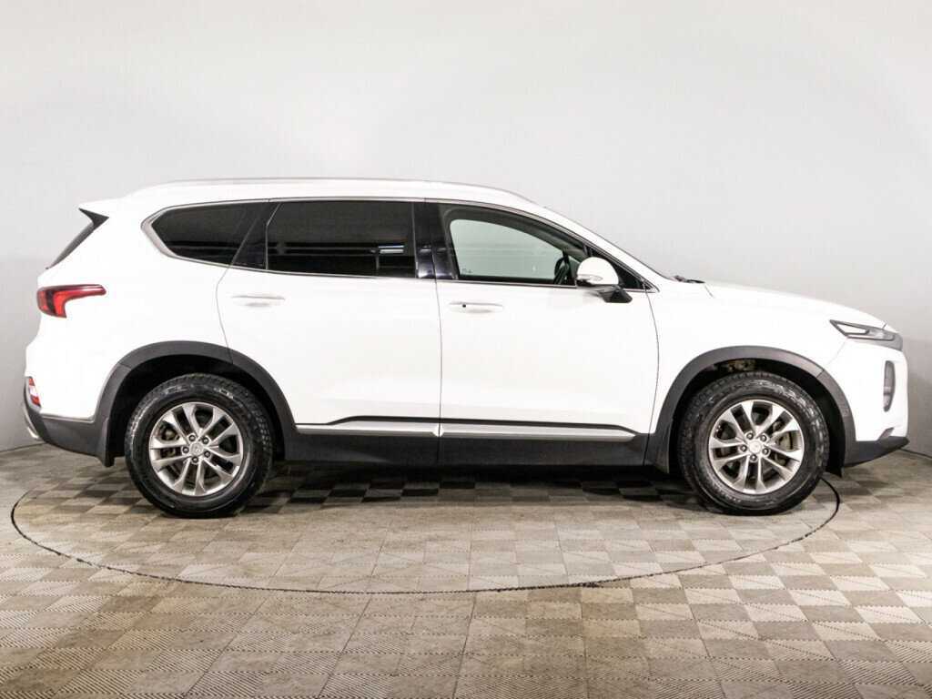 Hyundai Santa Fe 2019 года с пробегом. Фото: #3