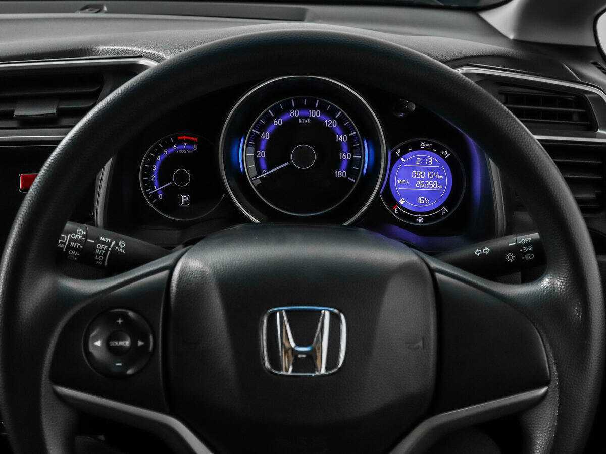Honda Fit 2015 года с пробегом. Фото: #15