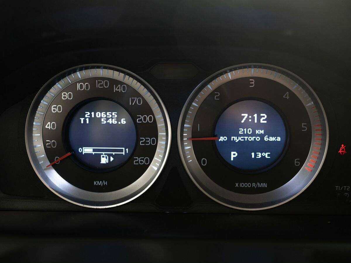 Б/У Вольво ИксЦ60 2012 года. Фото: #10