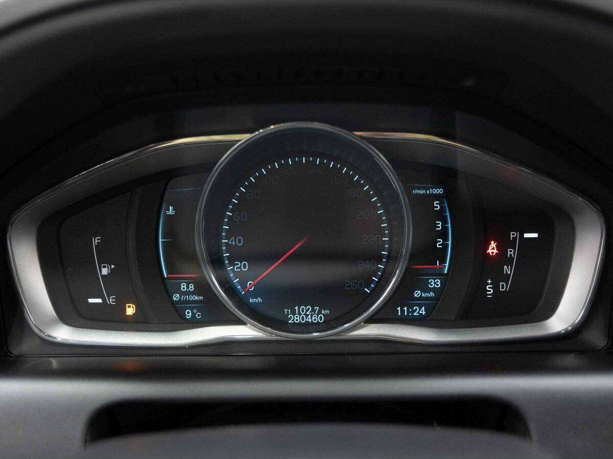 Б/У Вольво ИксЦ60 2013 года. Фото: #15