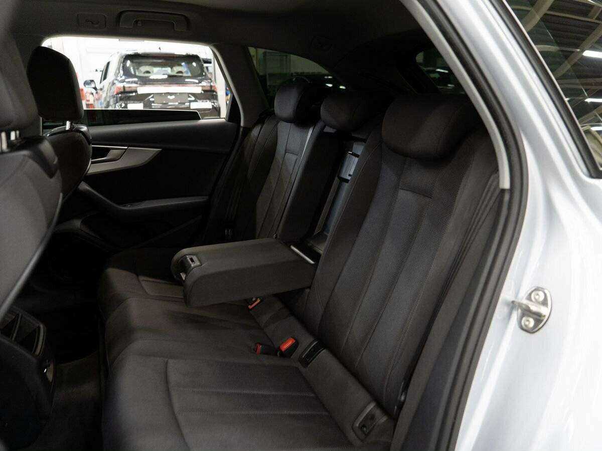 Audi A4 2019 года с пробегом. Фото: #6