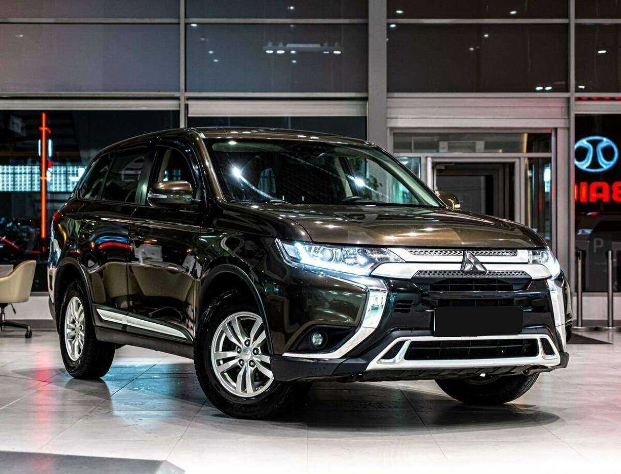 Mitsubishi Outlander 2018 года с пробегом. Фото: #1