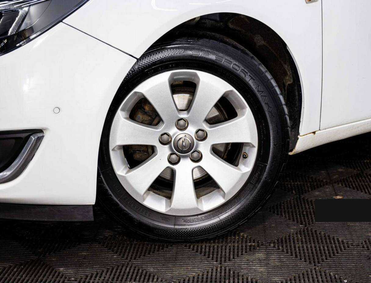 Б/У Опель Инсигния 2013 года. Фото: #8