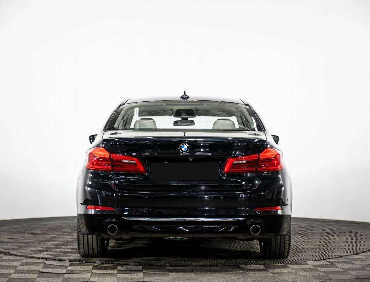 BMW 5 серии 2018 года с пробегом. Фото: #4