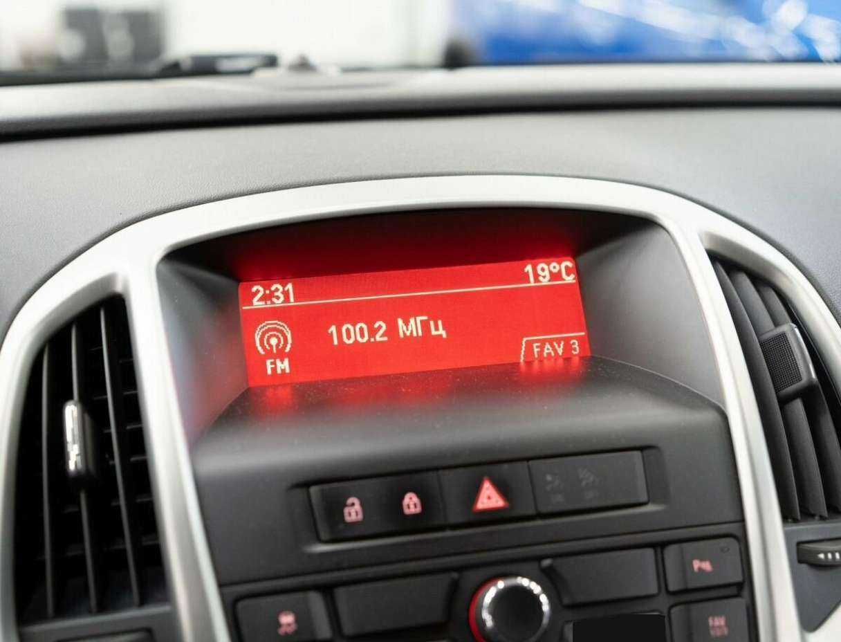 Б/У Опель Астра 2012 года. Фото: #8