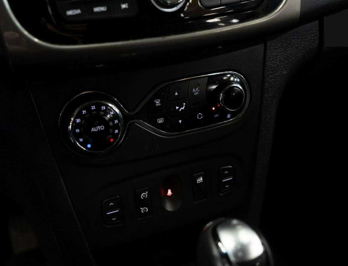 Б/У Рено Сандеро 2018 года. Фото: #9