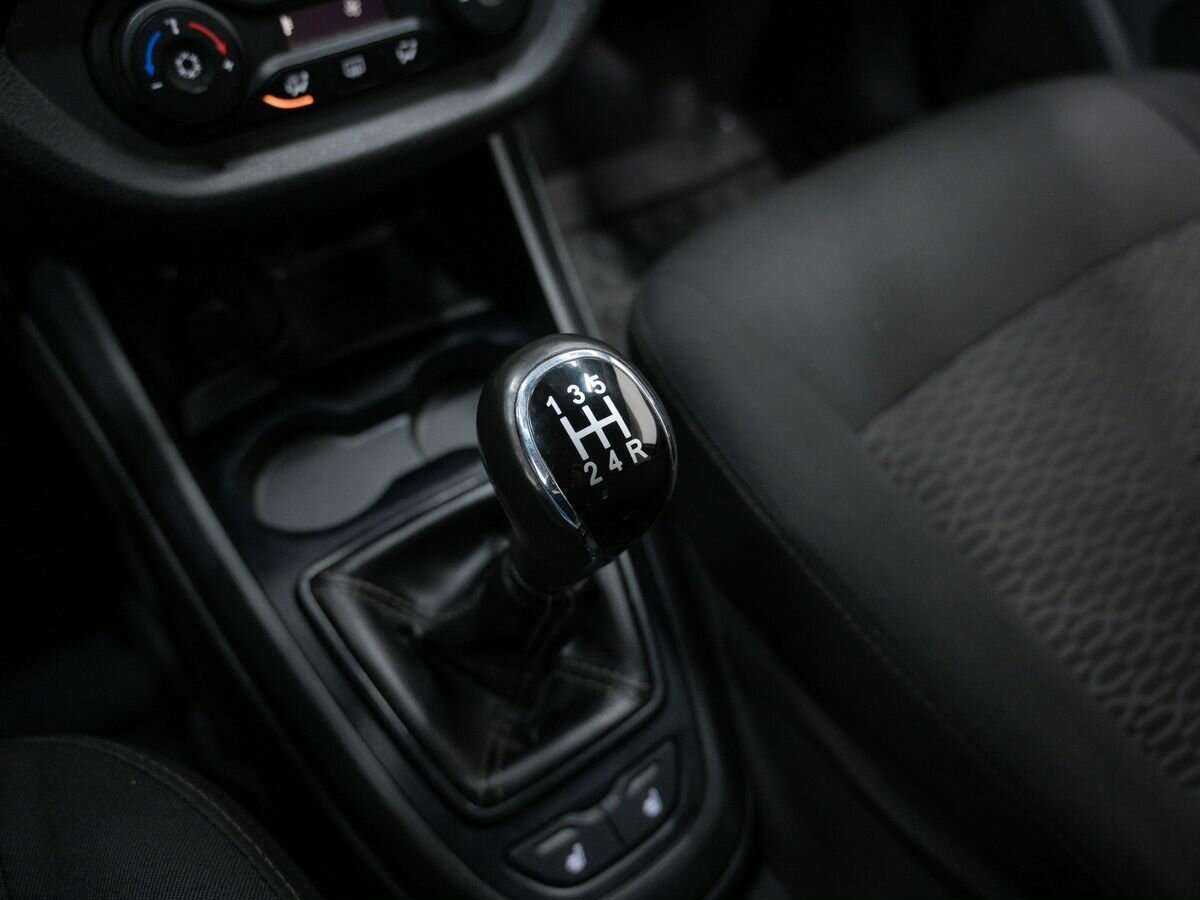 Б/У Лада (ВАЗ) Веста 2015 года. Фото: #17