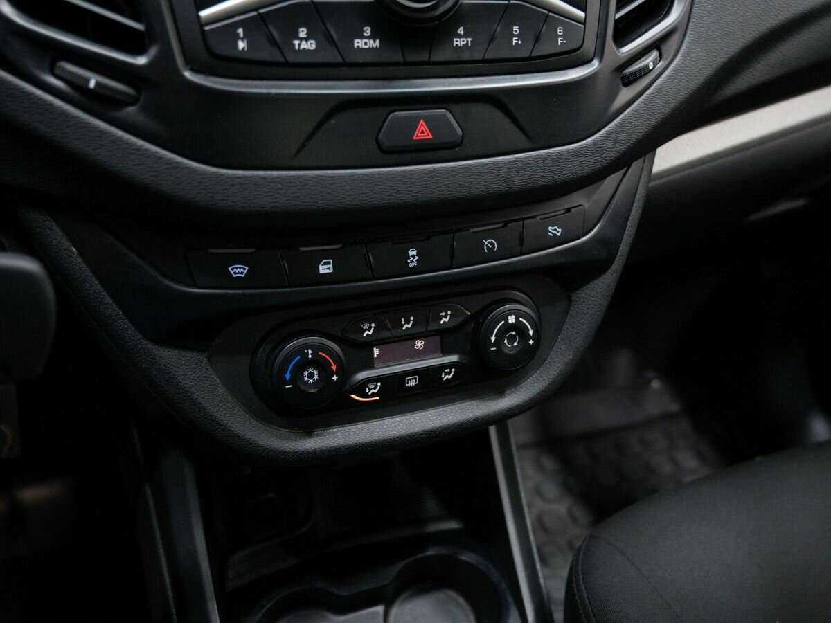 Б/У Лада (ВАЗ) Веста 2015 года. Фото: #19