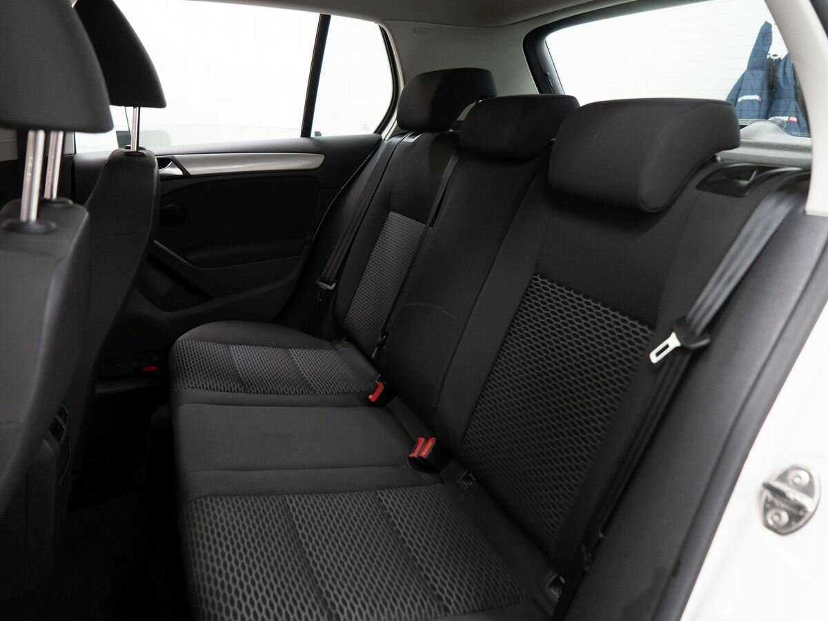 Б/У Фольксваген Гольф 2012 года. Фото: #6