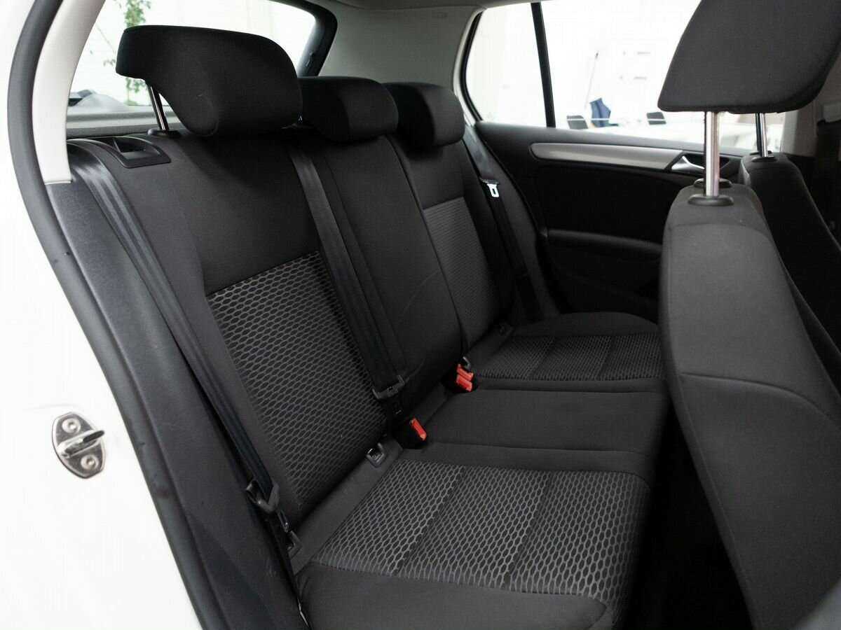 Б/У Фольксваген Гольф 2012 года. Фото: #8