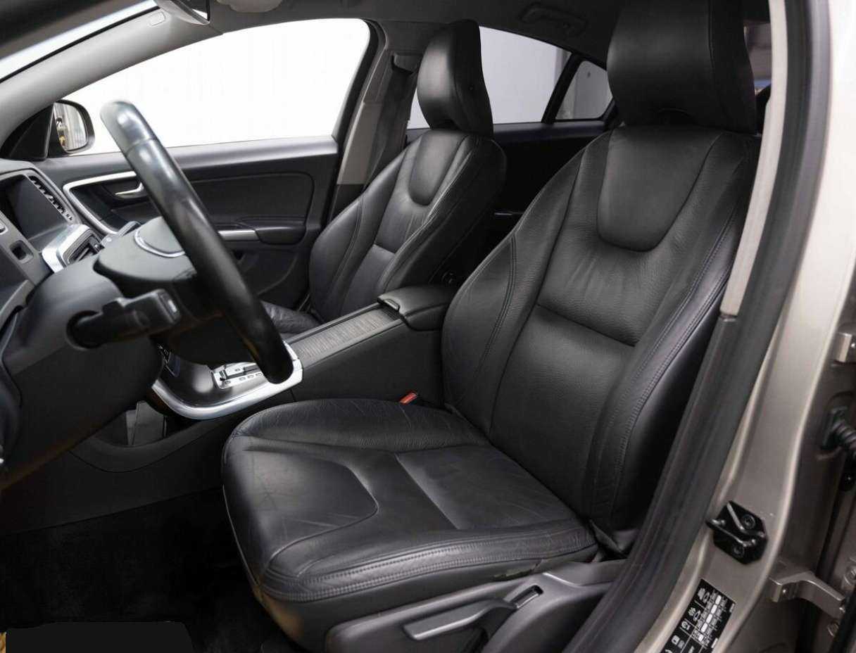 Б/У Вольво С60 2012 года. Фото: #7