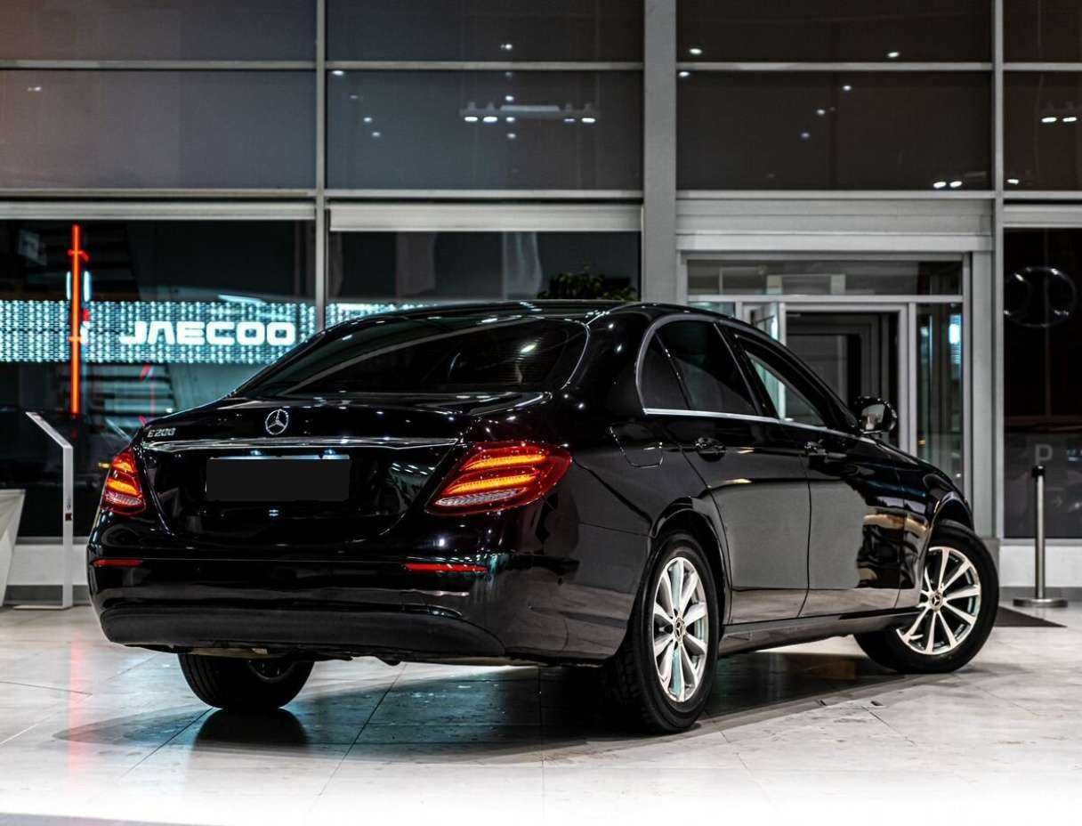 Mercedes-Benz E-Класс 2017 года с пробегом. Фото: #2