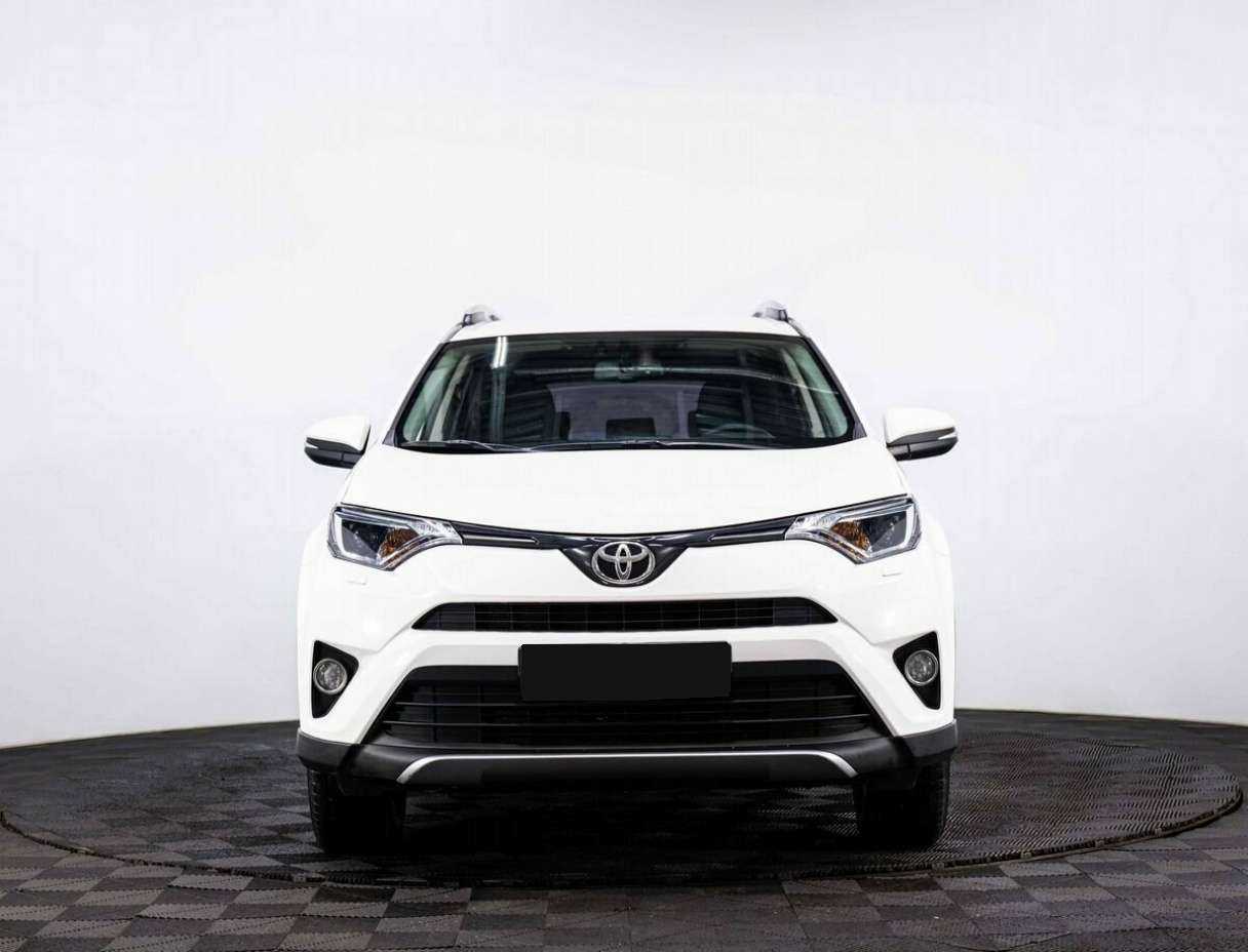 Toyota RAV4 2017 года с пробегом. Фото: #1