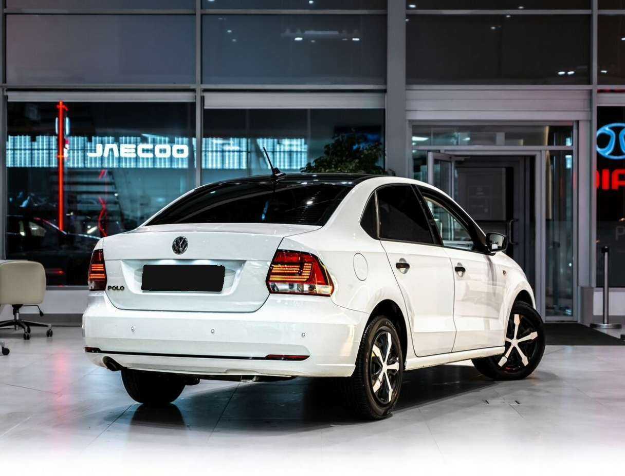 Б/У Фольксваген Поло 2017 года. Фото: #2