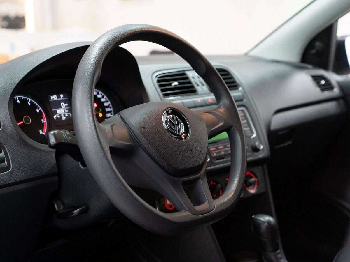 Б/У Фольксваген Поло 2017 года. Фото: #4