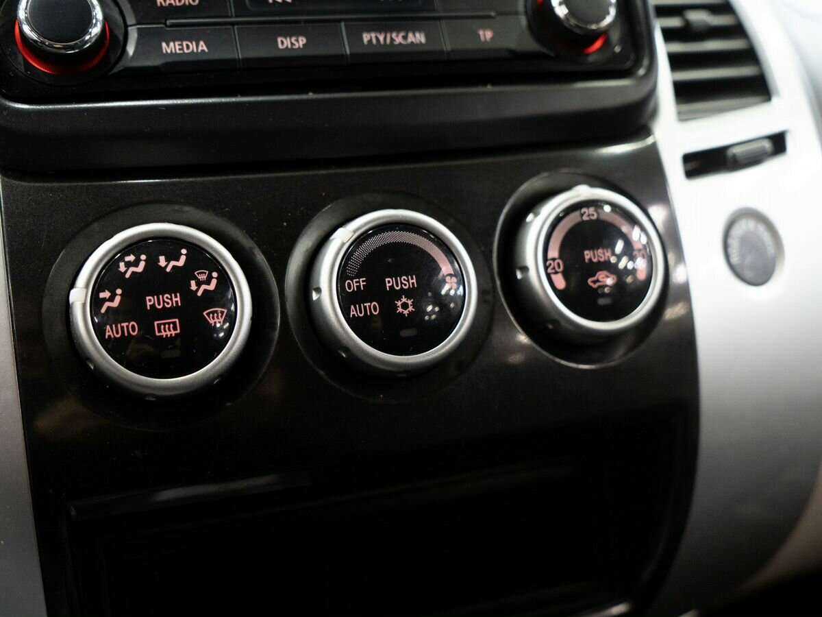 Б/У Митсубиши Паджеро Спорт 2014 года. Фото: #11