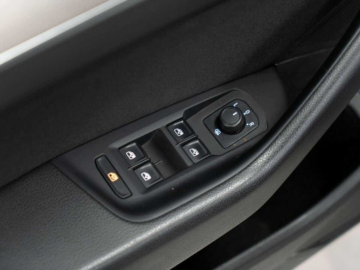 Б/У Фольксваген Пассат 2017 года. Фото: #14