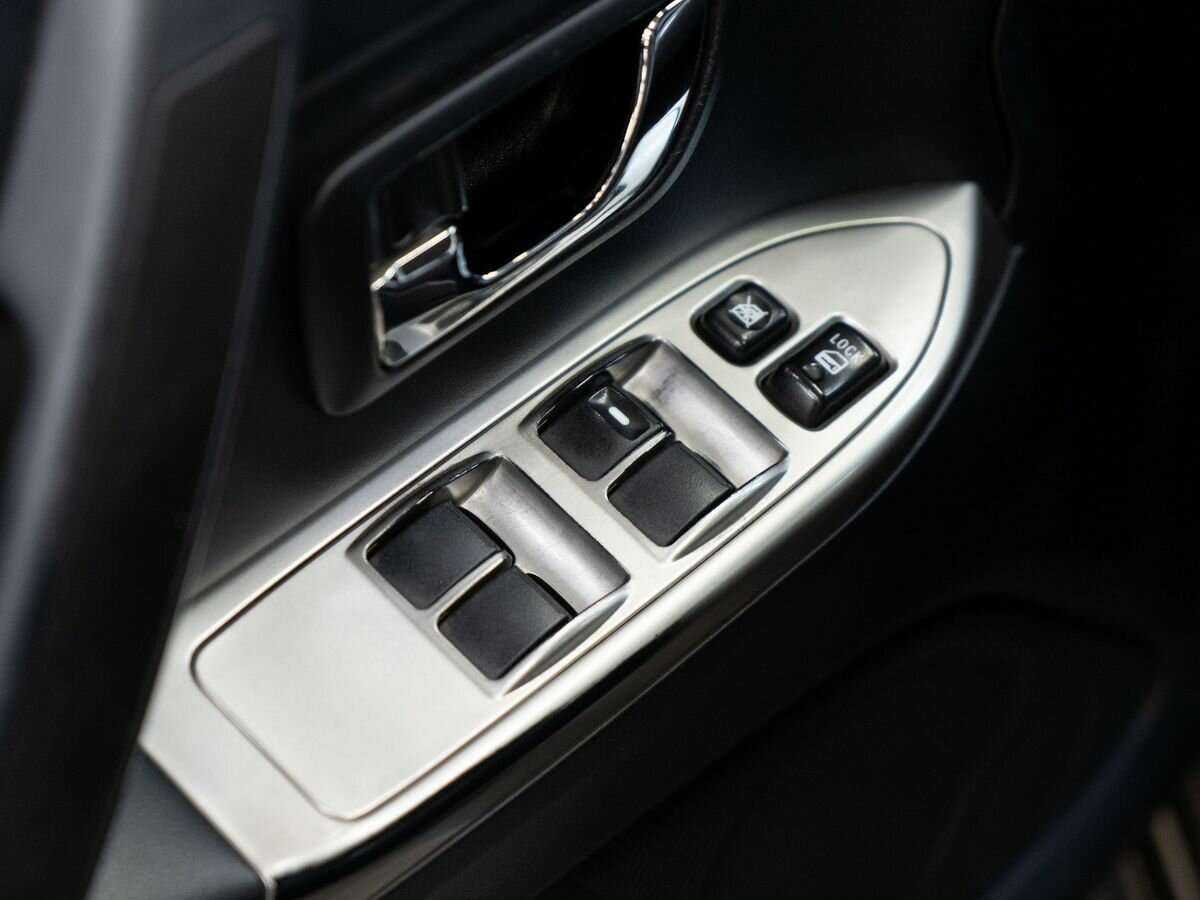 Б/У Митсубиши Паджеро 2012 года. Фото: #14