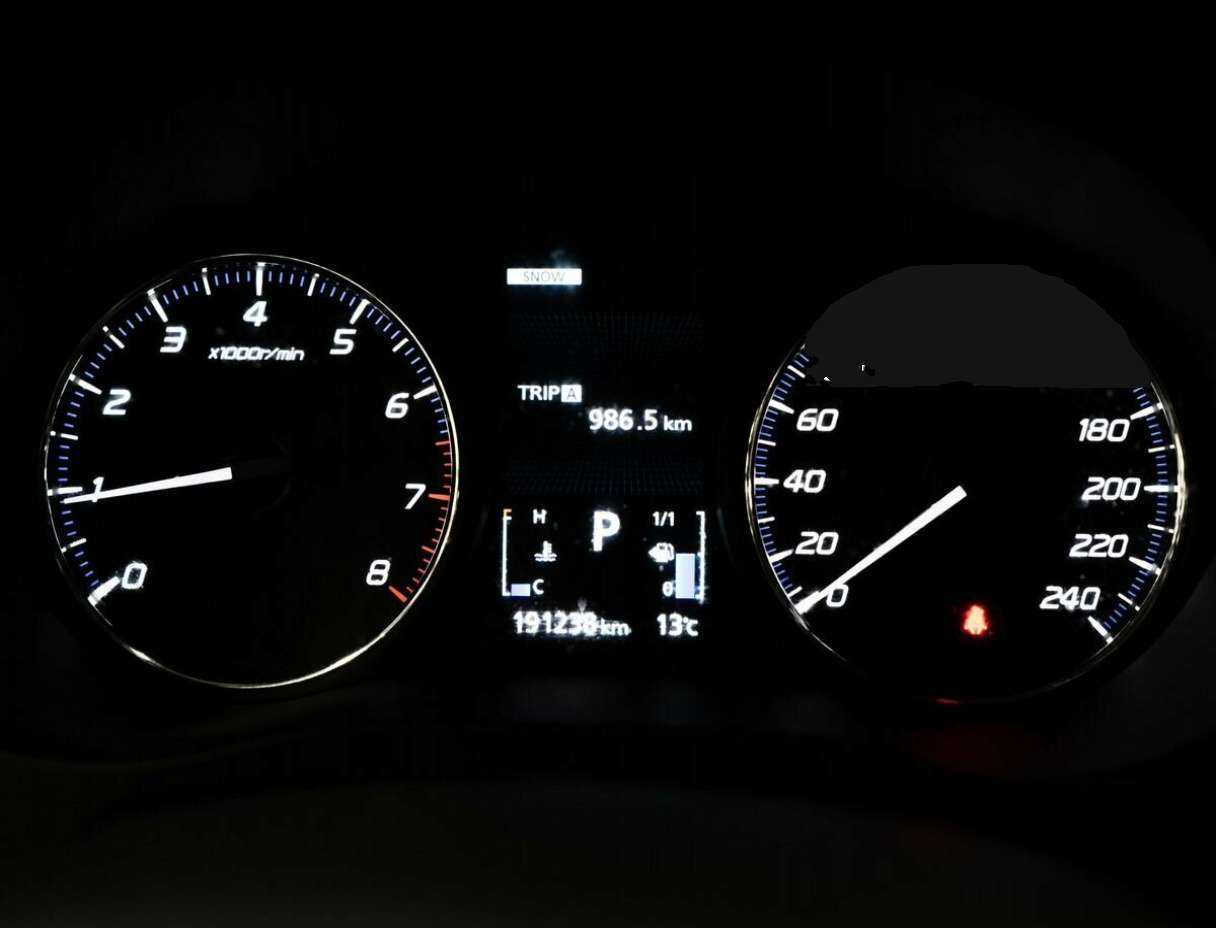 Б/У Митсубиши Оутлэндер 2017 года. Фото: #11