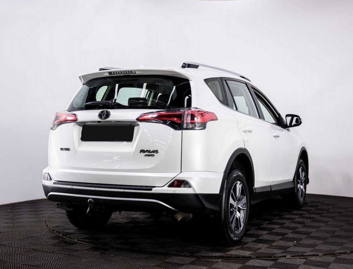 Toyota RAV4 2019 года с пробегом. Фото: #4