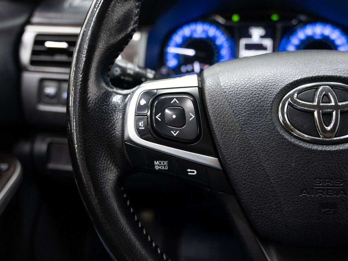 Б/У Тойота Камри 2015 года. Фото: #18