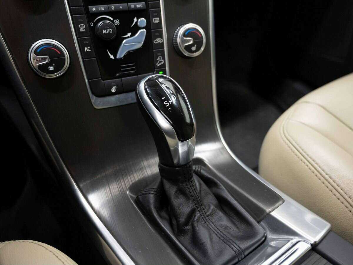 Б/У Вольво ИксЦ60 2014 года. Фото: #22