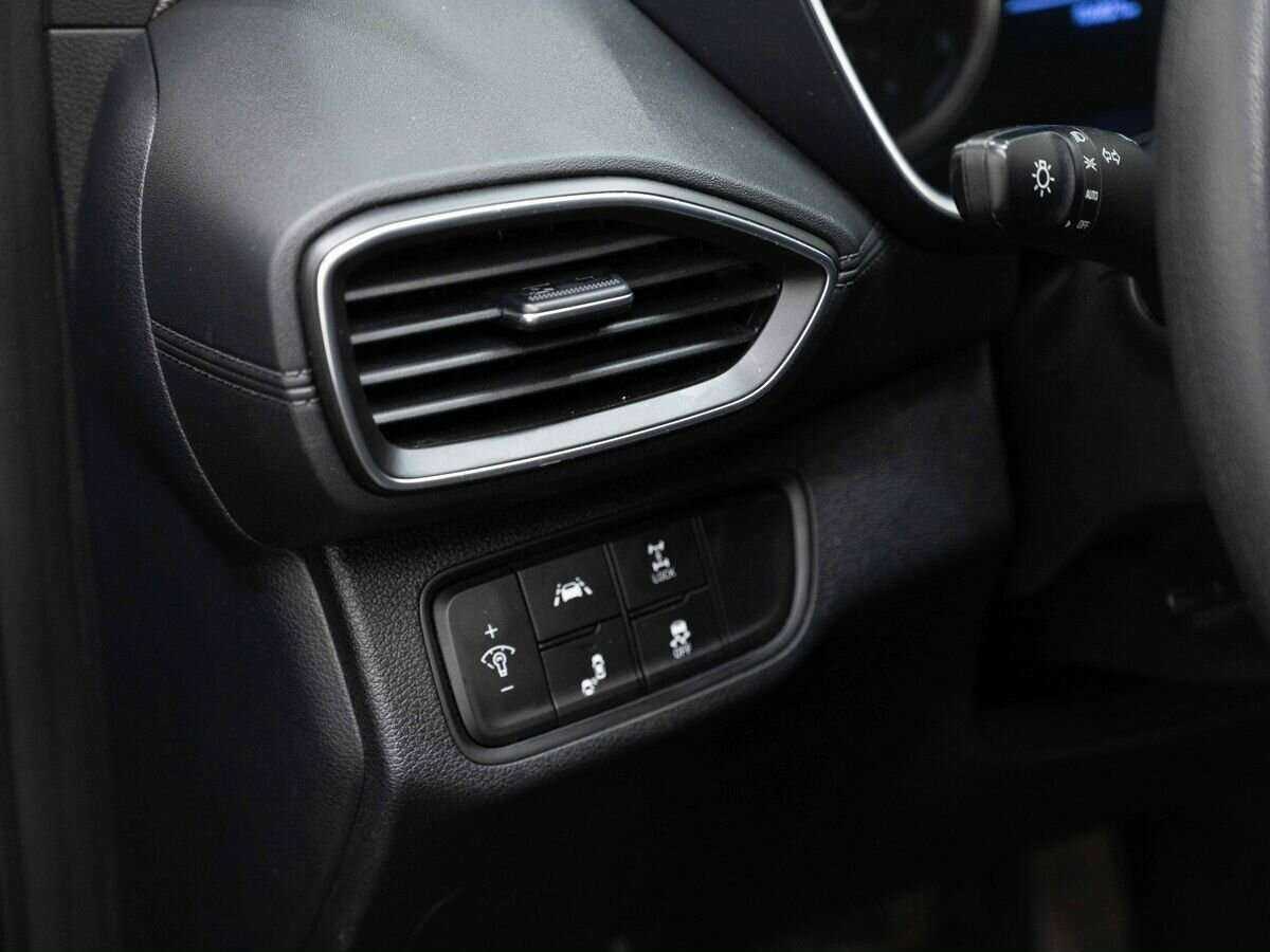 Hyundai Santa Fe 2019 года с пробегом. Фото: #16