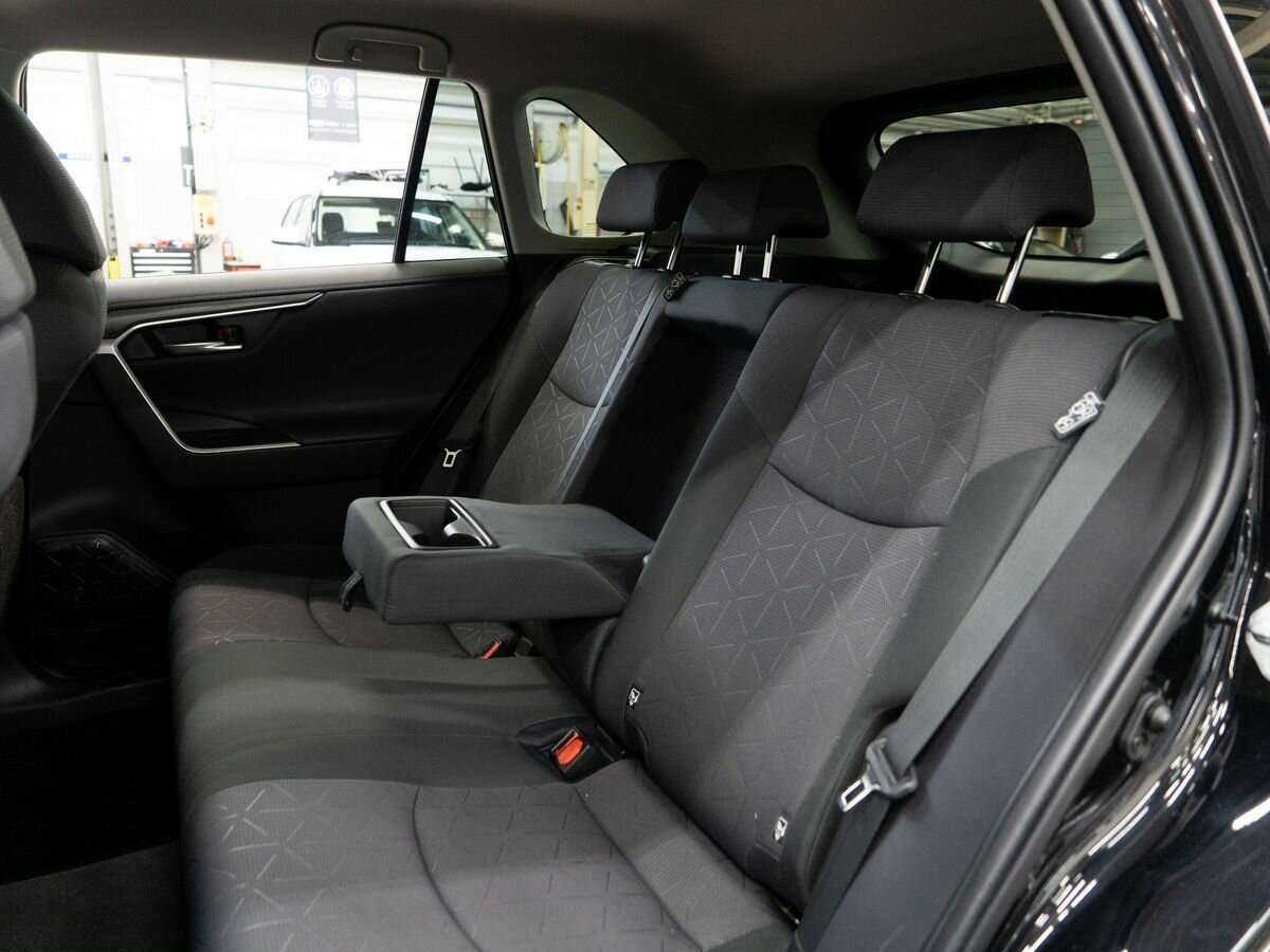 Toyota RAV4 2019 года с пробегом. Фото: #6