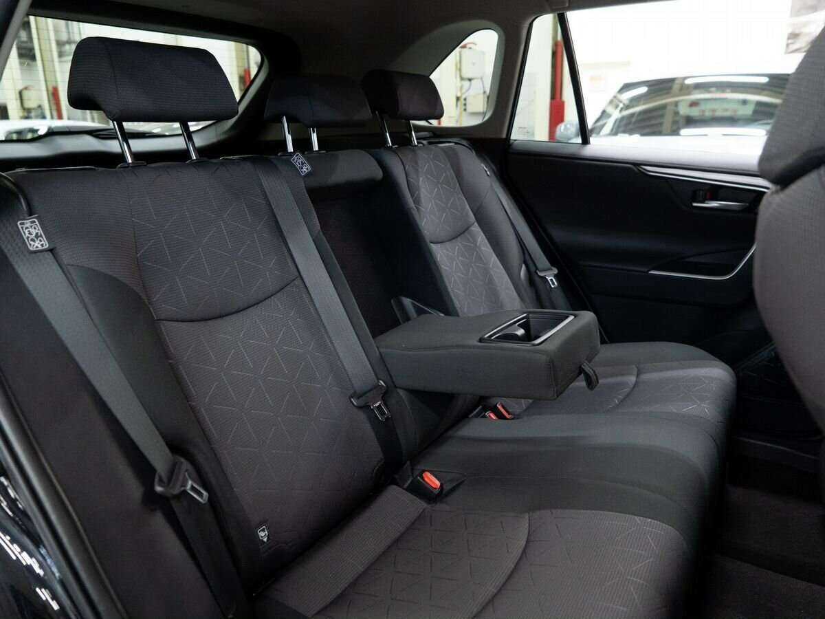 Toyota RAV4 2019 года с пробегом. Фото: #8