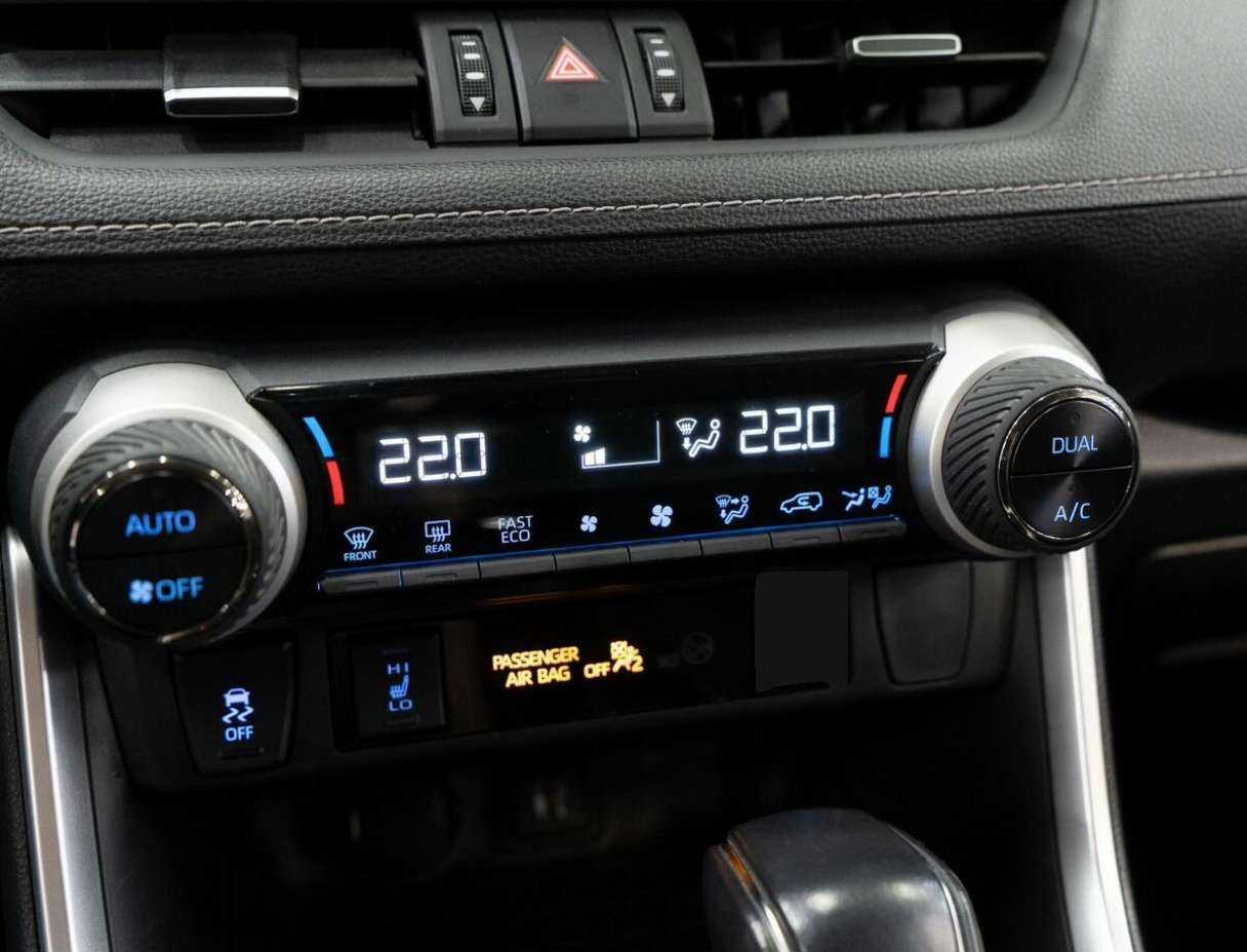 Toyota RAV4 2019 года с пробегом. Фото: #11